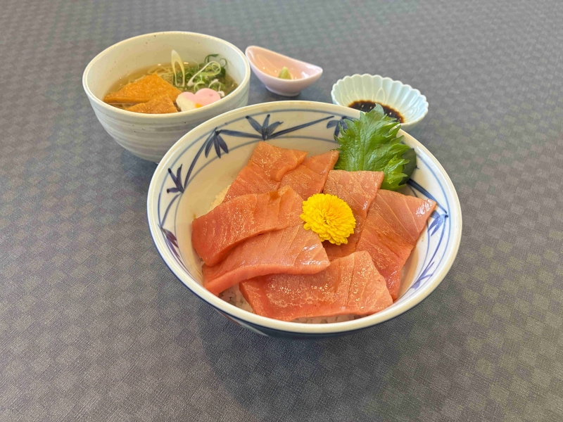 本マグロ漬け丼